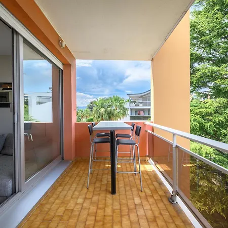 Rooftop Terrace - Sea View, Pool, Parking & A/c Apartment *