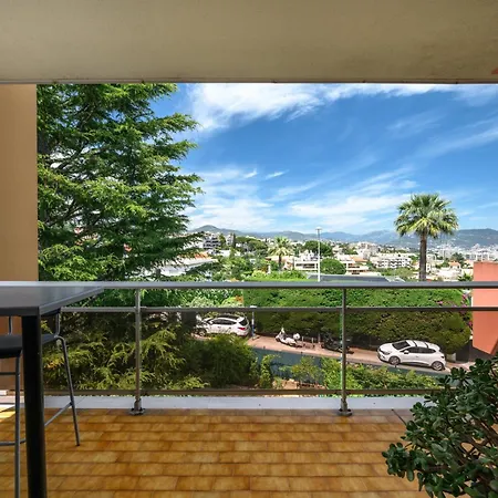 Rooftop Terrace - Sea View, Pool, Parking & A/c Apartment *