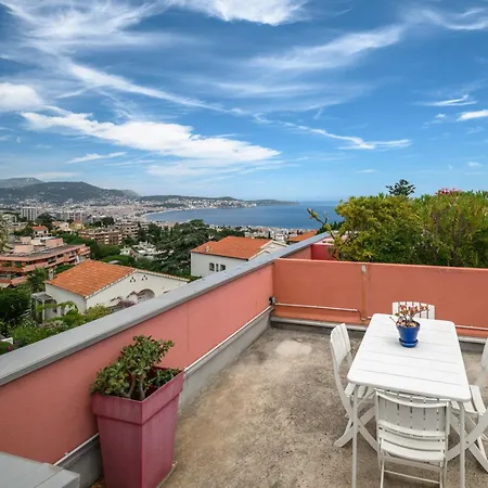 Rooftop Terrace - Sea View, Pool, Parking & A/c Apartment *