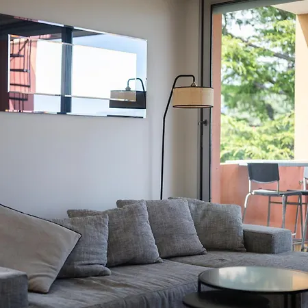 Rooftop Terrace - Sea View, Pool, Parking & A/c Apartment *